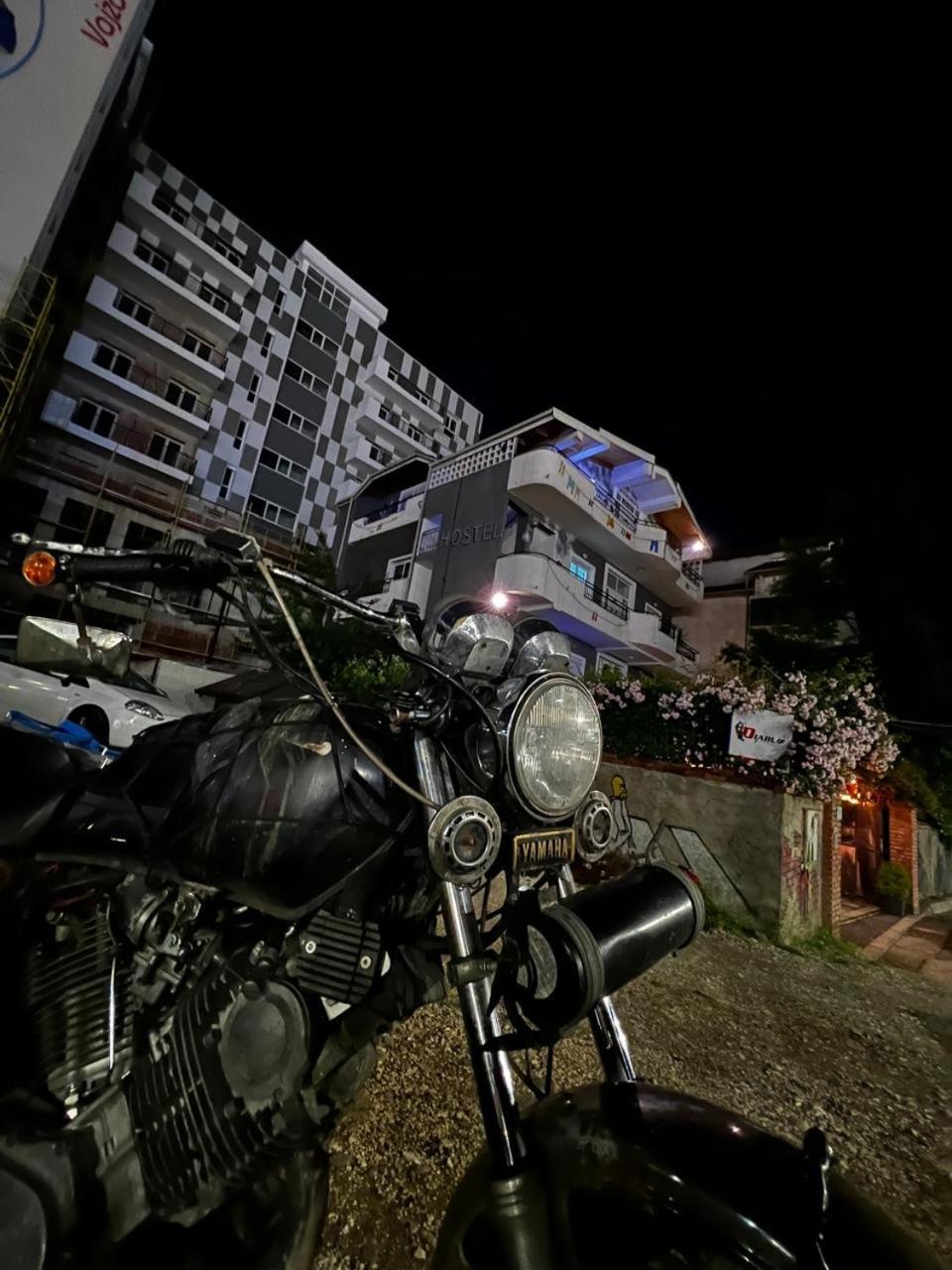 Divina Hostel Tirana Zewnętrze zdjęcie
