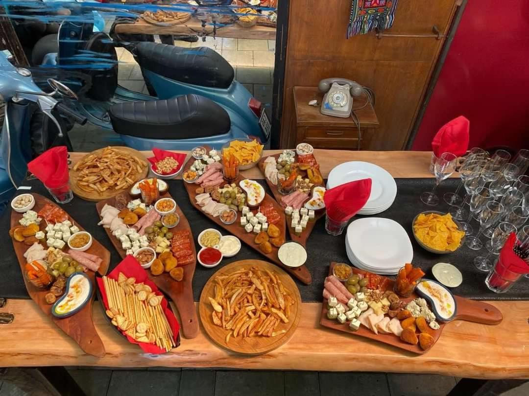 Divina Hostel Tirana Zewnętrze zdjęcie