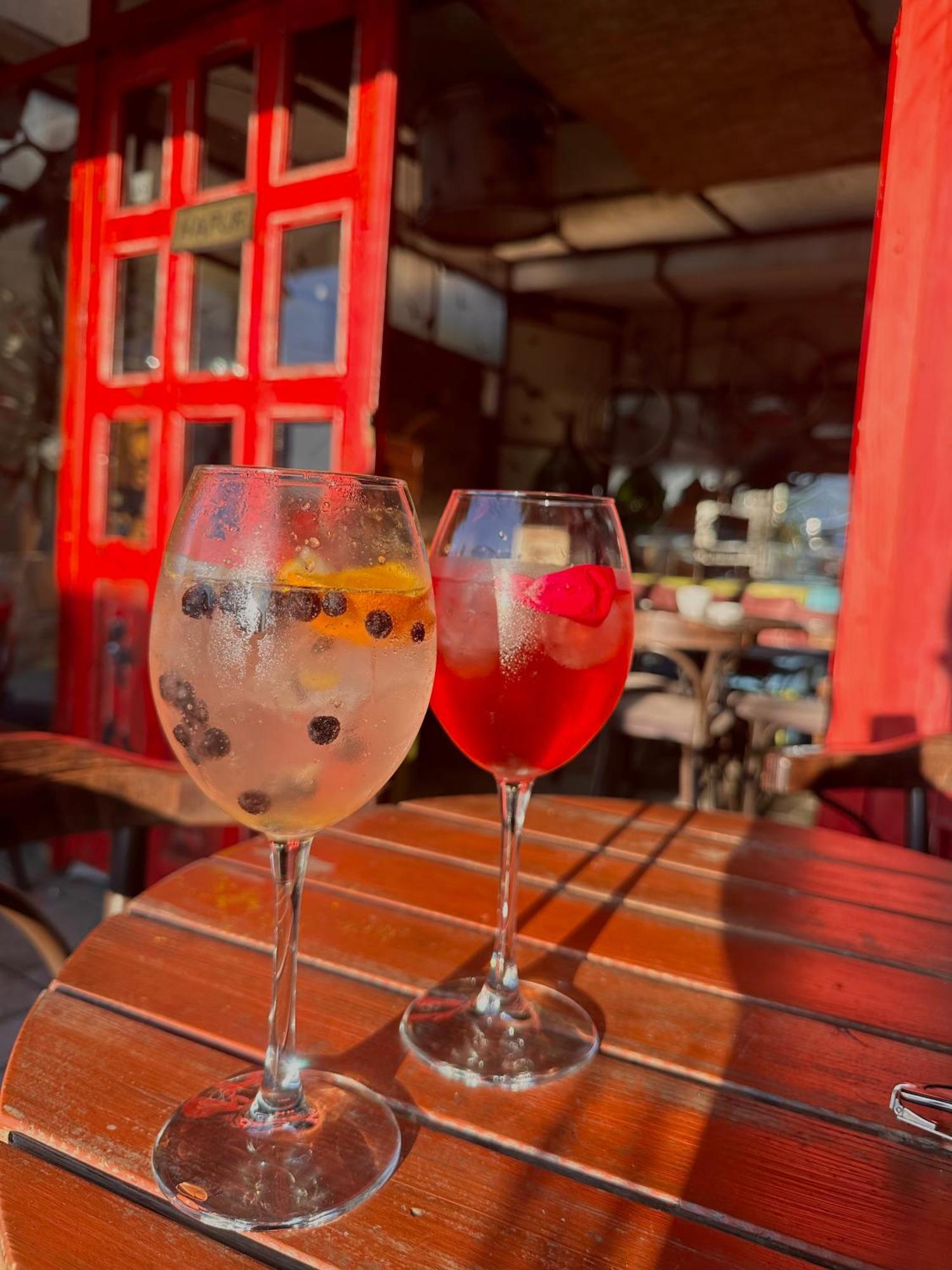 Divina Hostel Tirana Zewnętrze zdjęcie