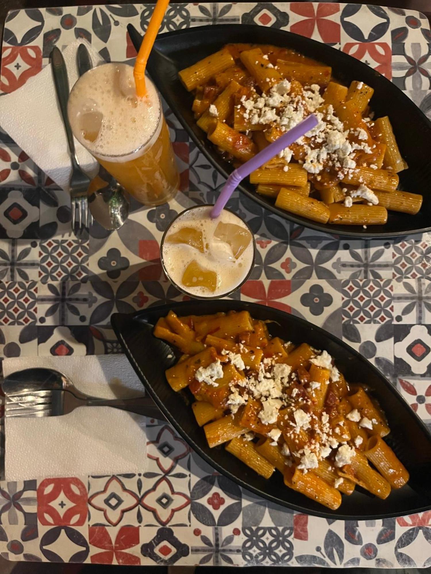 Divina Hostel Tirana Zewnętrze zdjęcie