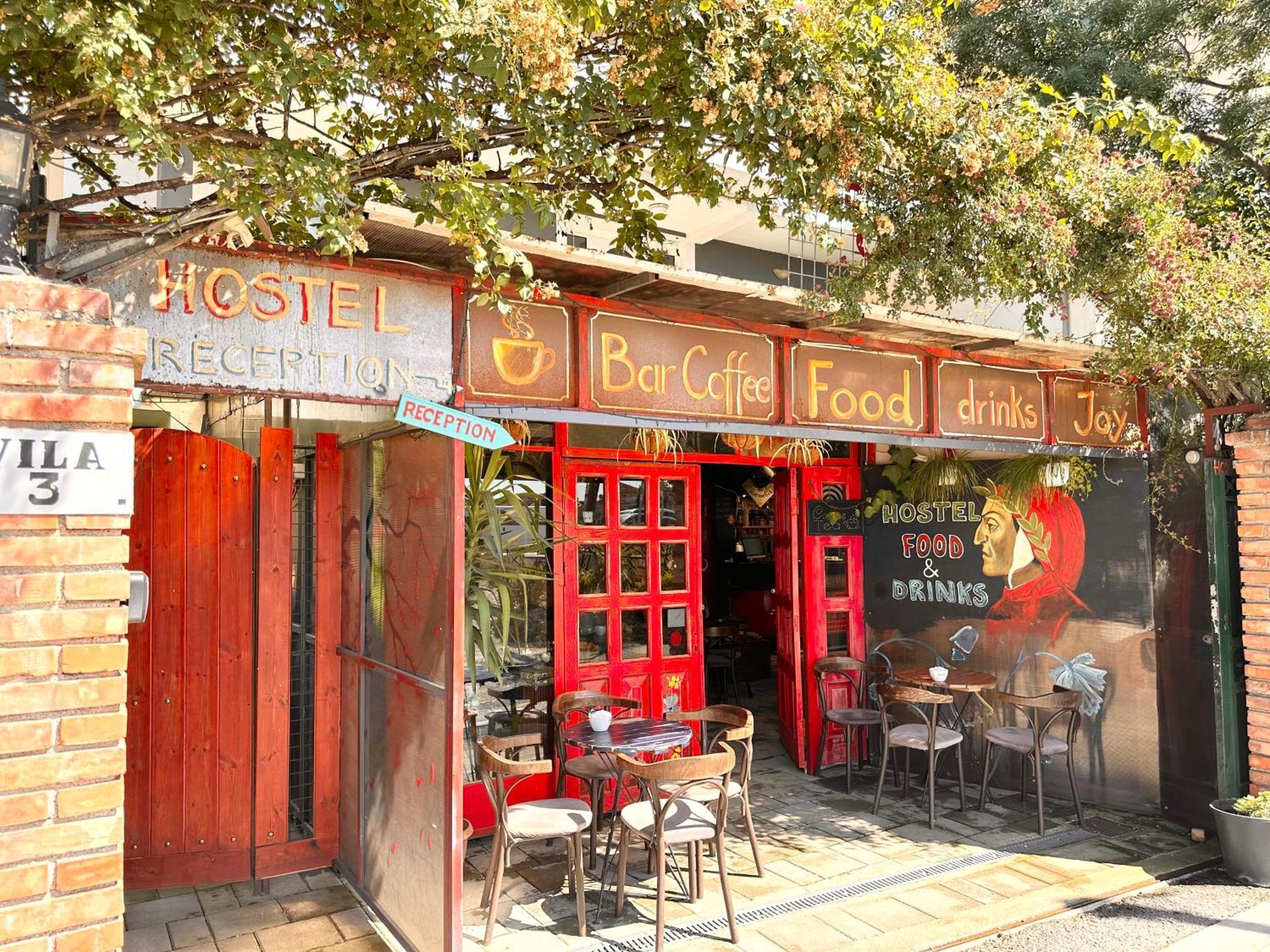 Divina Hostel Tirana Zewnętrze zdjęcie