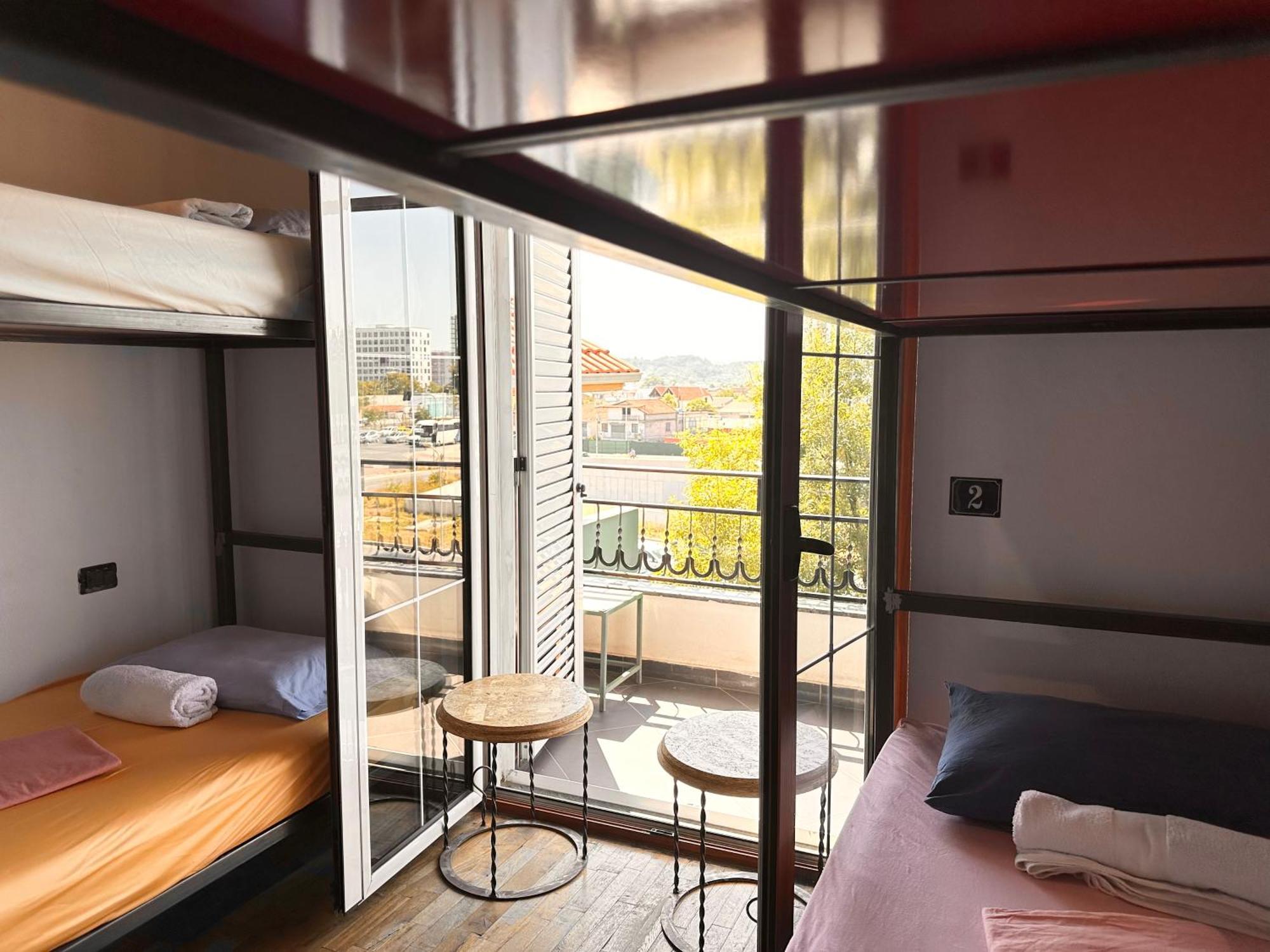 Divina Hostel Tirana Zewnętrze zdjęcie
