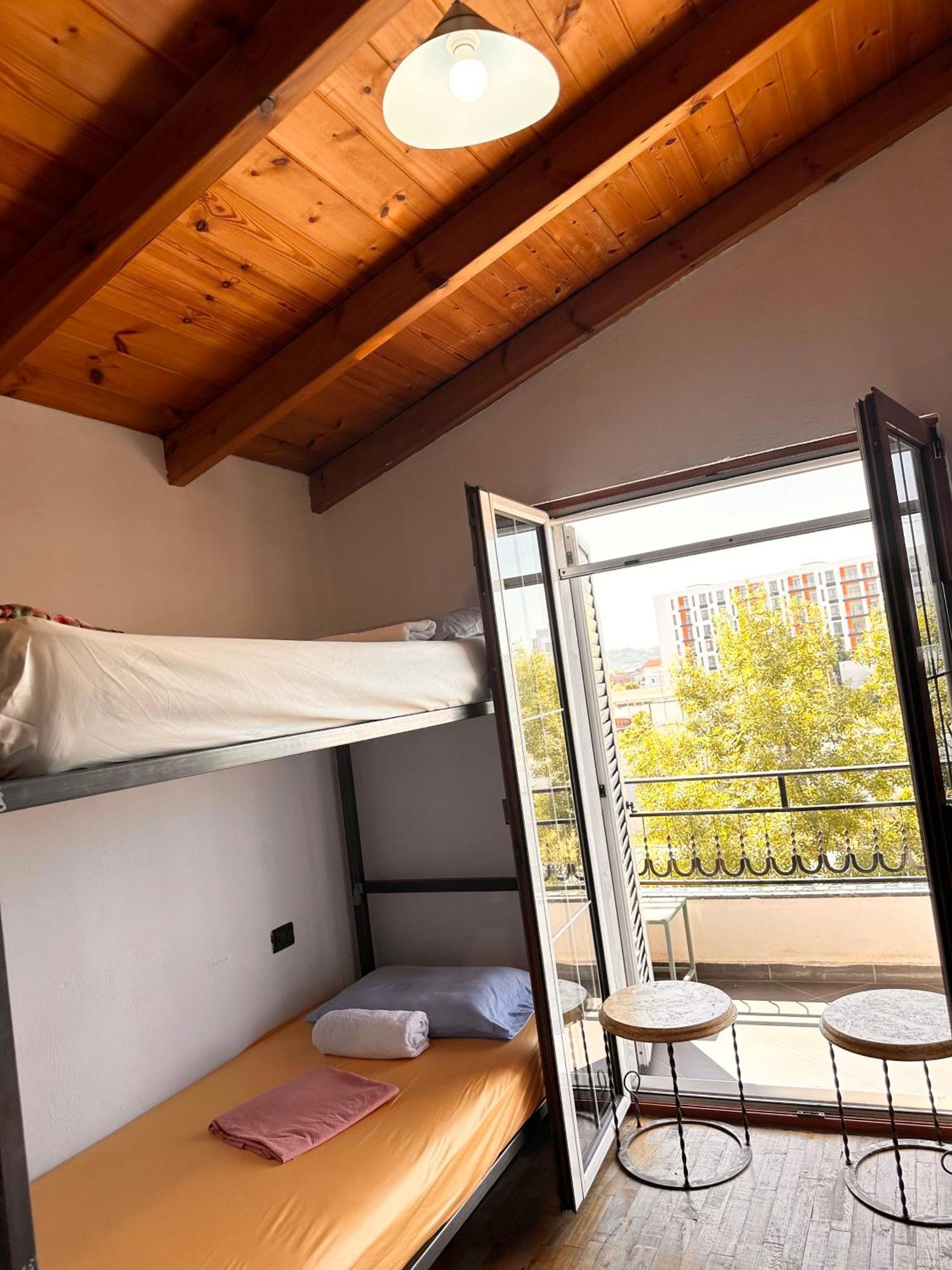 Divina Hostel Tirana Zewnętrze zdjęcie